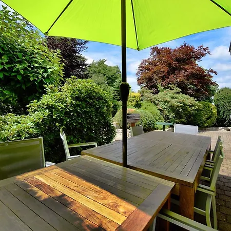 Tranquil In With Terrace Ferienhaus Petites Tailles