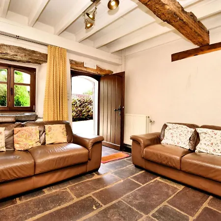 Tranquil In With Terrace Petites Tailles